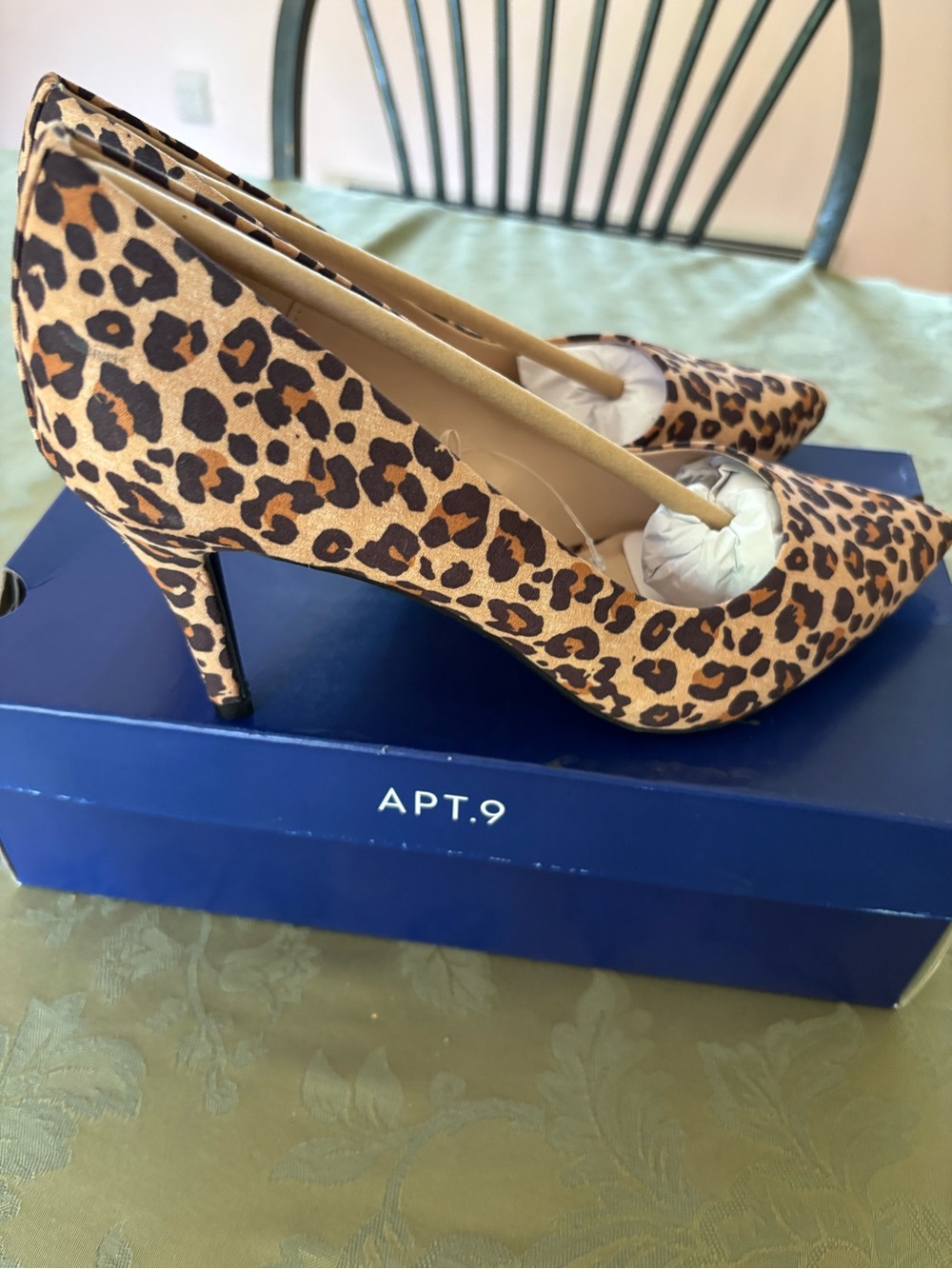 Apt. 9 Leopard Print Pointed Toe Heels in Tan and Black - Picture 2 of 3
